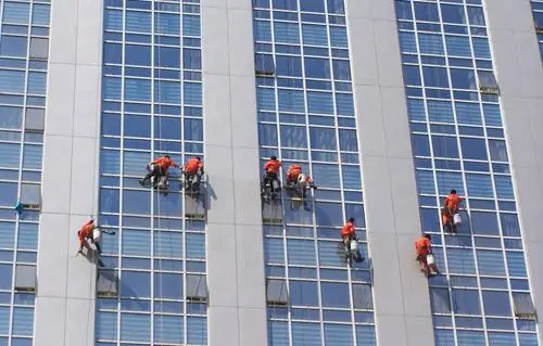 深圳外墙清洗—如何安全地进行高空作业