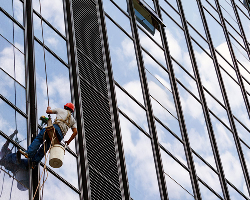 外墙清洗对建筑物维护有何重要性？—深圳卓高外墙清洗公司