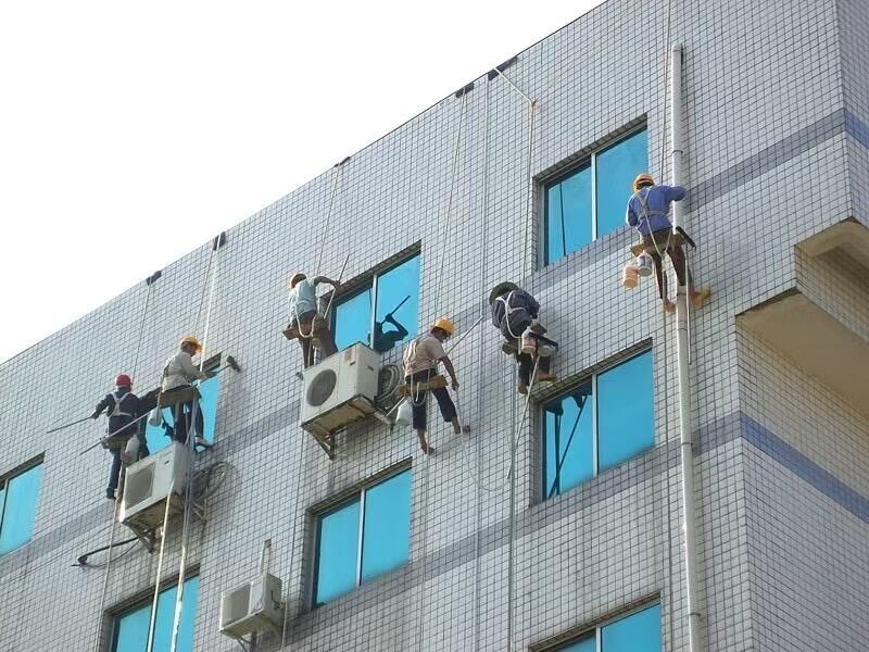 在深圳，外墙清洗后能保持多久？如何延长清洁效果？