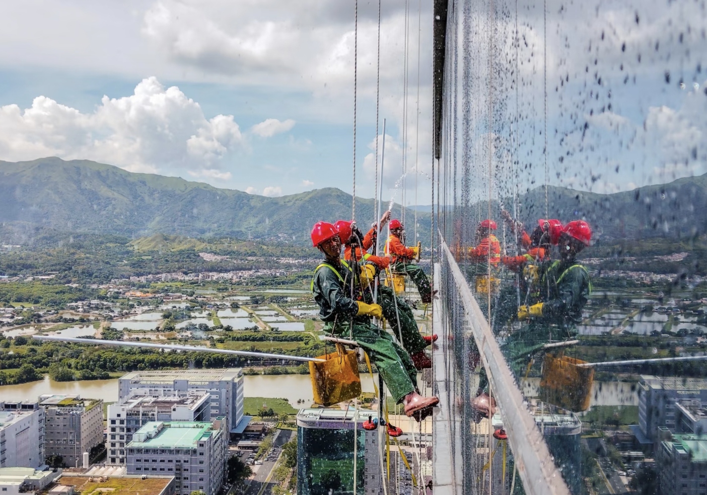 如何判断深圳建筑的外墙是否需要清洗了？